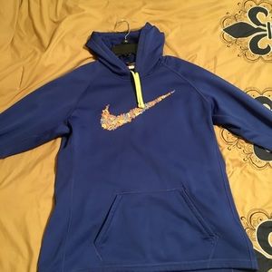 Men’s Small /Kids Large Nike Pullover